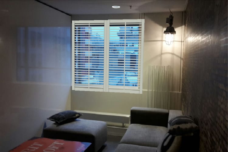 Shutters voor kantoorramen